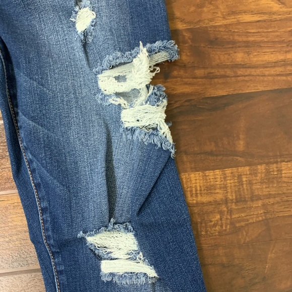 American Eagle Distressed Skinny Jeans - Picture 5 of 7